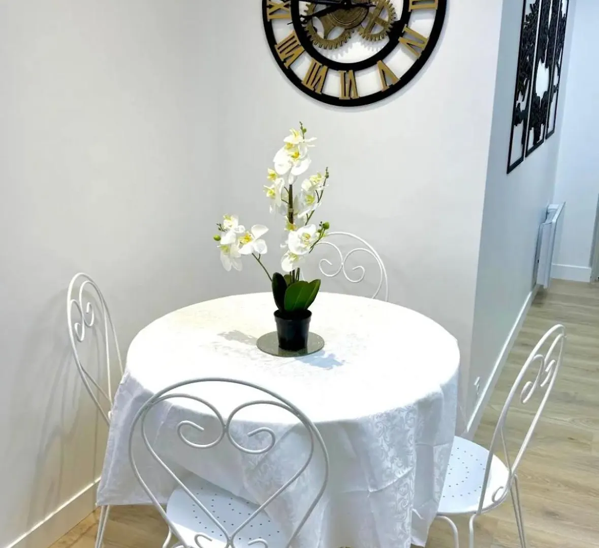 Parisian Spacious 70M2 Flat Near Eiffel Tower דירה פריז